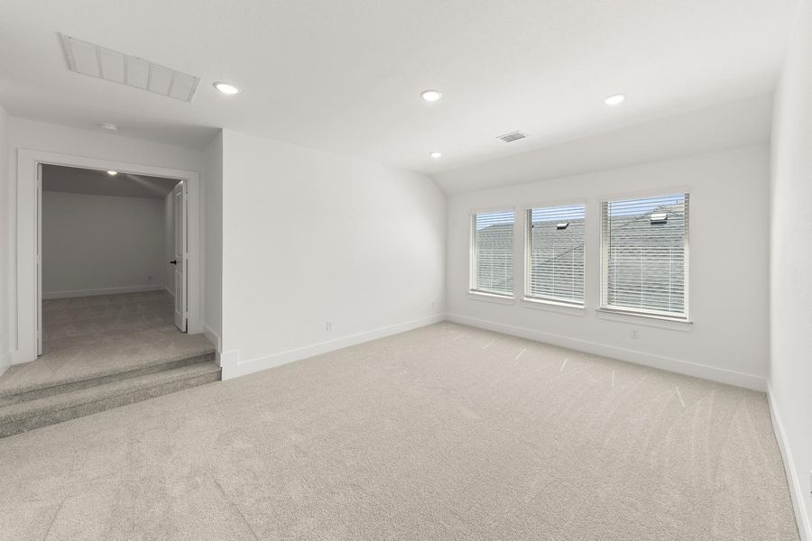 Spacious, unfurnished interior of a new home in Painted Tree, McKinney (Image 22).