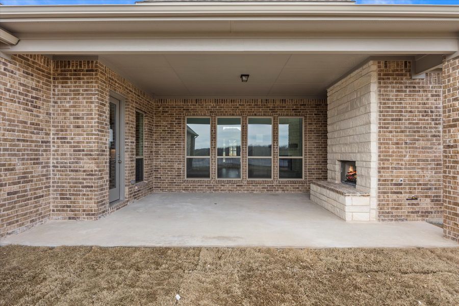 Representative exterior details of a home built from the Riverdale by Windsor Homes in Ridge Pointe Estates, McLendon-Chisholm (Image 3).