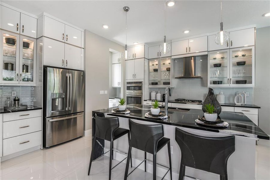 Furnished interior view inside a new home in Cresswind Lakewood Ranch, Lakewood Ranch (Image 18). Furnished interior view inside a new home in Cresswind Lakewood Ranch, Lakewood Ranch (Image 18).