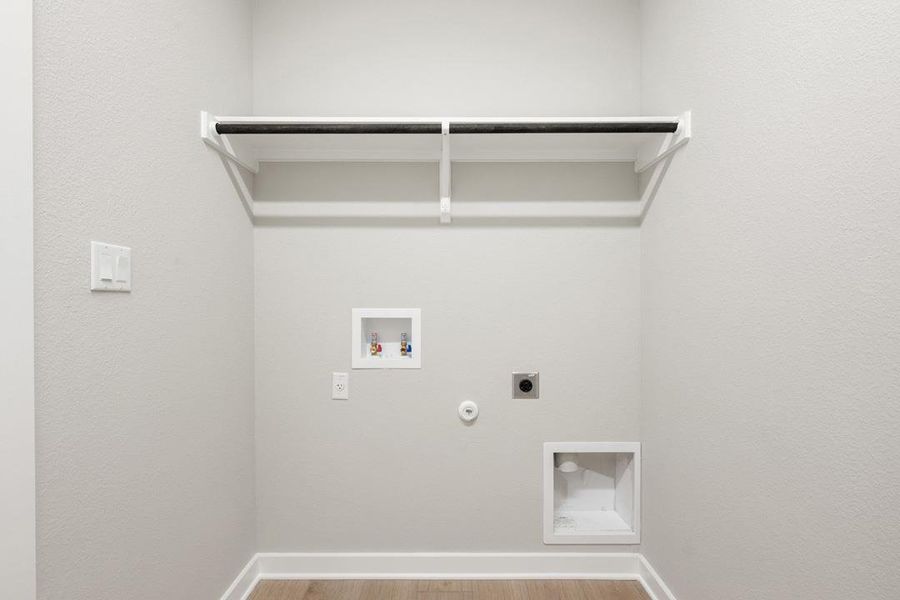 Spacious, unfurnished interior of a new home in Heritage, Dripping Springs (Image 38).