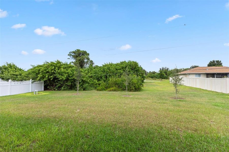 Exterior details and patio area of a home in , North Port (Image 4).