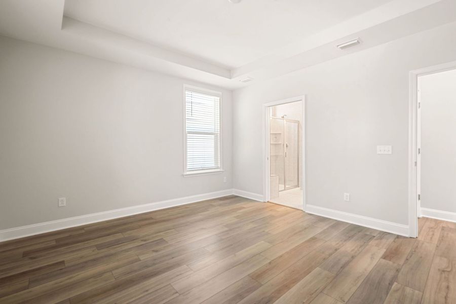 Spacious, unfurnished interior of a new home in Del Webb Savannah at Heartwood, Richmond Hill (Image 24).