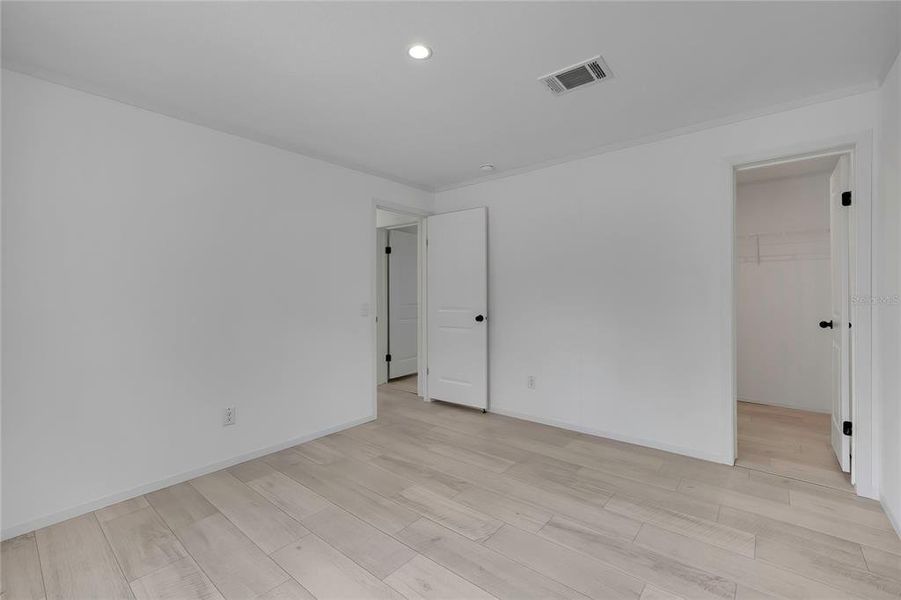 Spacious, unfurnished interior of a new home in , Homosassa (Image 29).