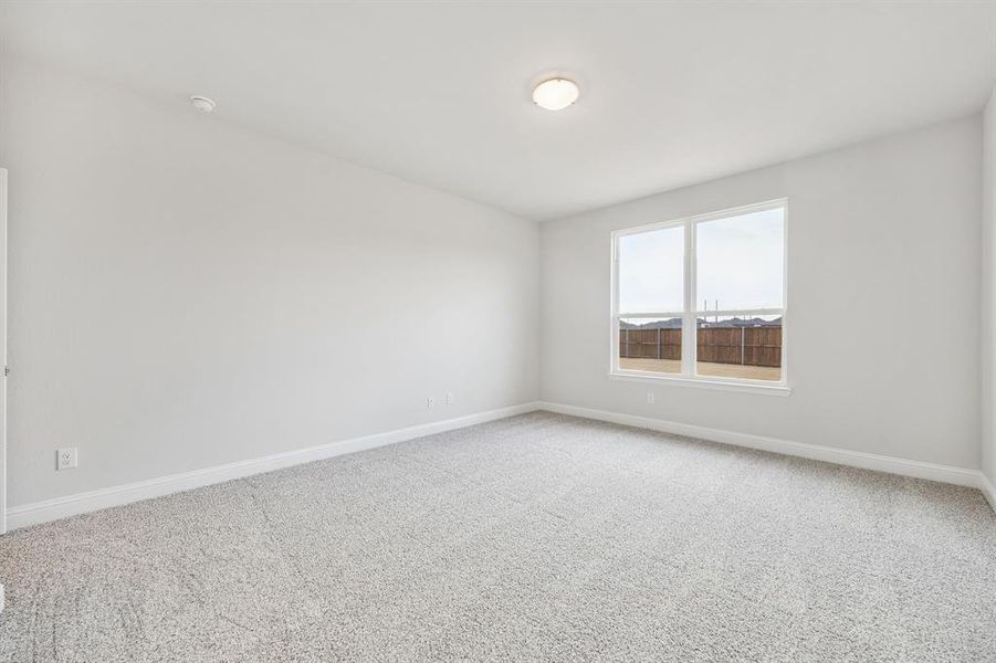 Spacious, unfurnished interior of a new home in Venetian, Weston (Image 16).