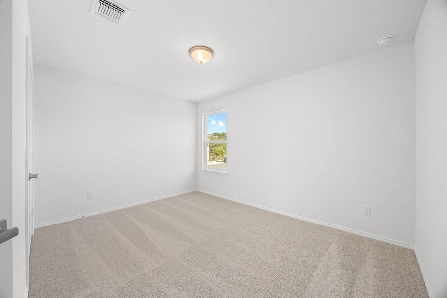 Spacious, unfurnished interior of a new home in Retreat at San Gabriel, Georgetown (Image 26).