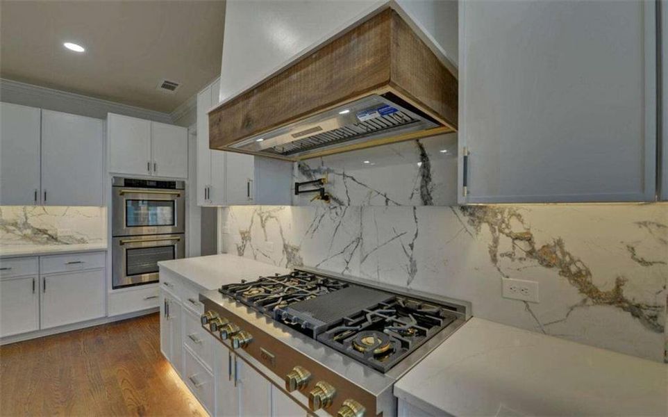 Furnished interior view inside a new home in , Clarkesville (Image 11).