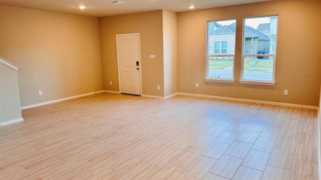 Spacious, unfurnished interior of a new home in Orchard Village, Fort Worth (Image 25). Spacious, unfurnished interior of a new home in Orchard Village, Fort Worth (Image 25).