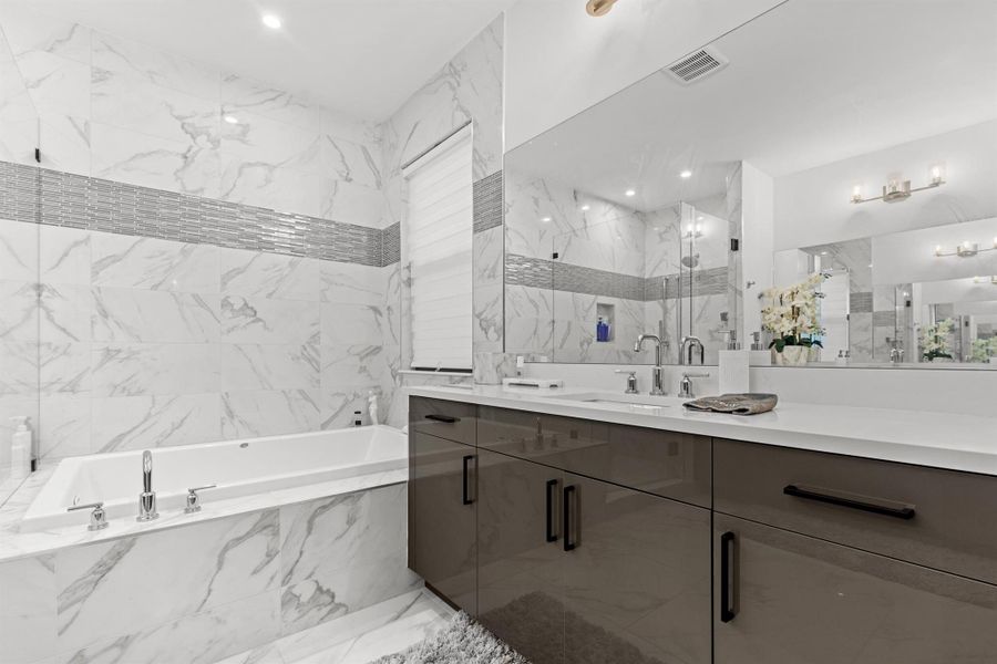 Furnished interior view inside a new home in Solana Bay at Avenir, Palm Beach Gardens (Image 39). Furnished interior view inside a new home in Solana Bay at Avenir, Palm Beach Gardens (Image 39).