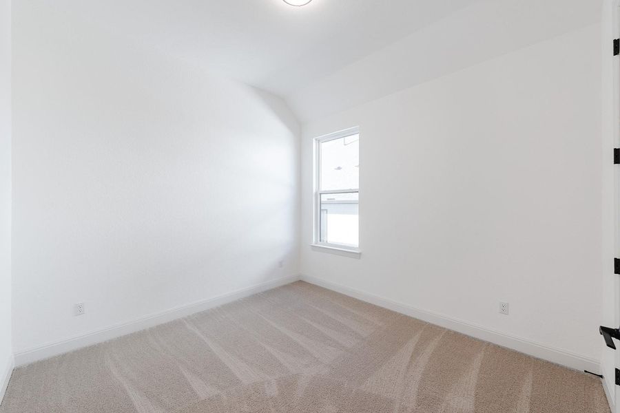 Spacious, unfurnished interior of a new home in Wolf Ranch West Bend - 60', Georgetown (Image 17).