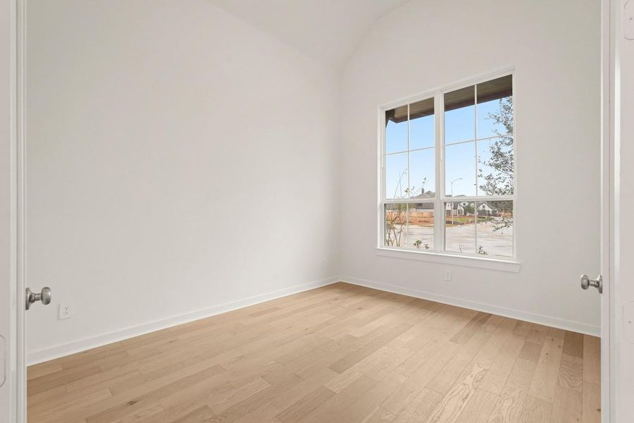 Spacious, unfurnished interior of a new home in Grange, Katy (Image 14).
