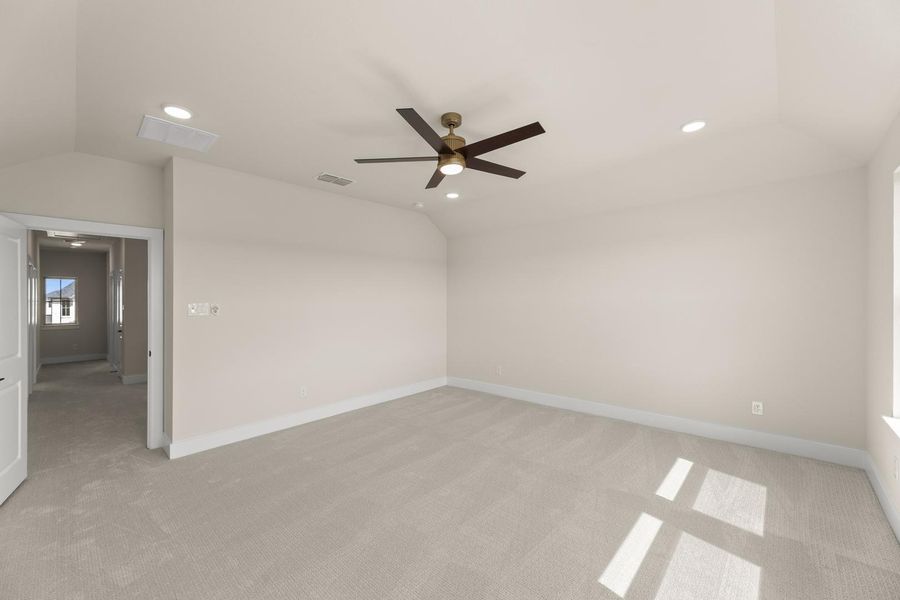 Spacious, unfurnished interior of a new home in Garden Collection at Union Park, Little Elm (Image 20).