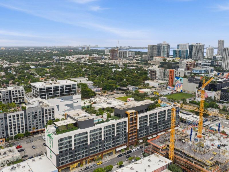 Condo located in Miami, FL showcasing its design and architecture (Image 15).