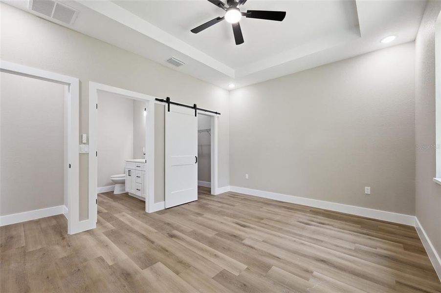 Spacious, unfurnished interior of a new home in , Summerfield (Image 24).