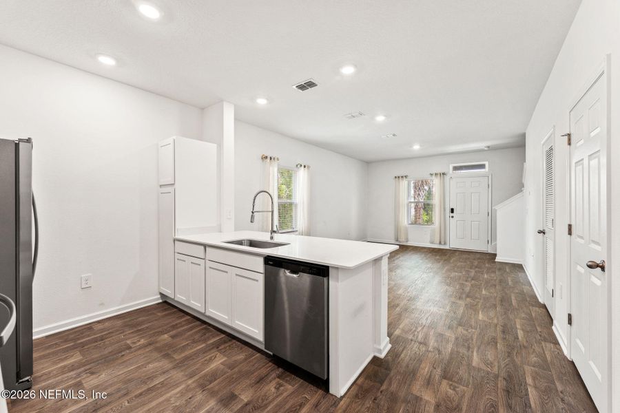 Furnished interior view inside a new home in , Middleburg (Image 9).
