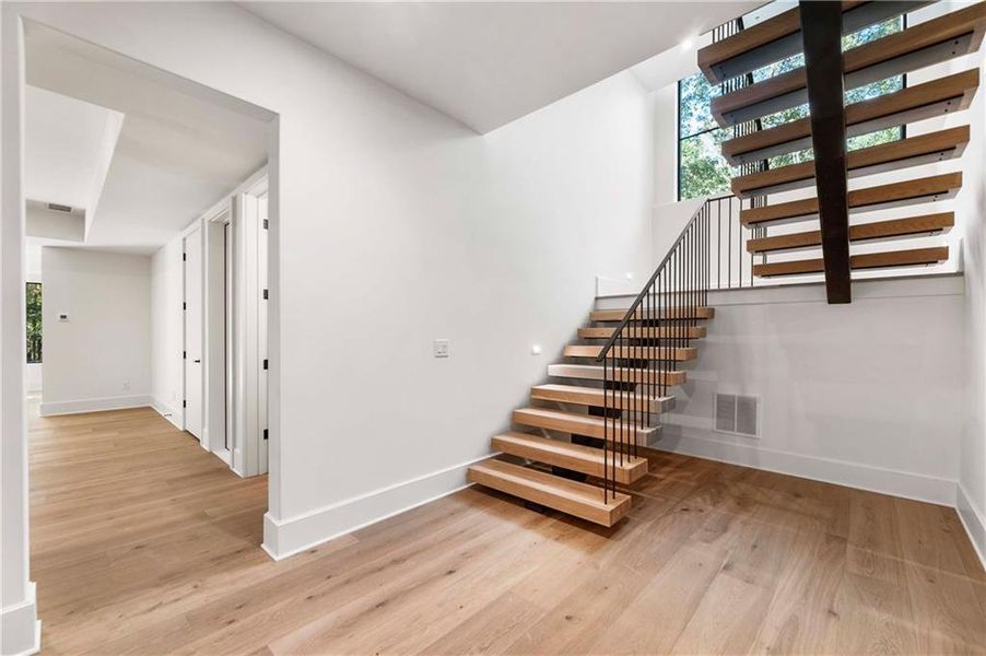 Spacious, unfurnished interior of a new home in , Sandy Springs (Image 64).