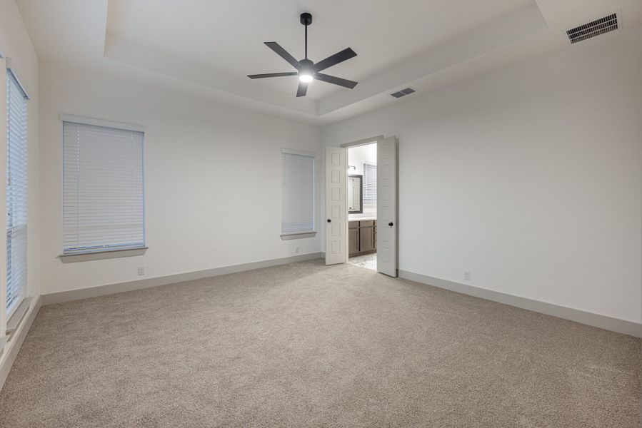 Spacious, unfurnished interior of a new home in Mesa Western, Cibolo (Image 27).