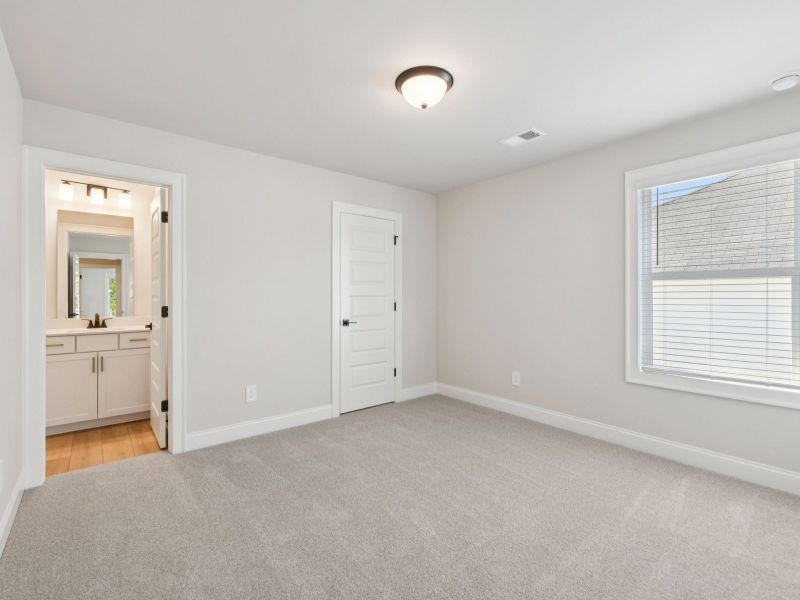 Spacious, unfurnished interior of a new home in River Pointe, Monroe (Image 21).