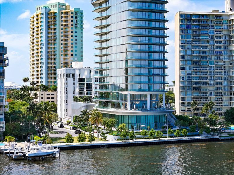 Condo located in Miami, FL showcasing its design and architecture (Image 24). Condo located in Miami, FL showcasing its design and architecture (Image 24).