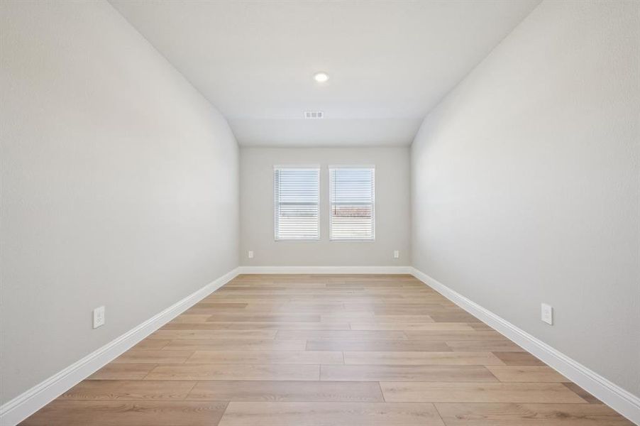 Photo is not of the actual home, but is an inspirational photo of builder’s model home and may depict options, furnishings, and/or decorator features that are not included. Photo is not of the actual home, but is an inspirational photo of builder’s model home and may depict options, furnishings, and/or decorator features that are not included.