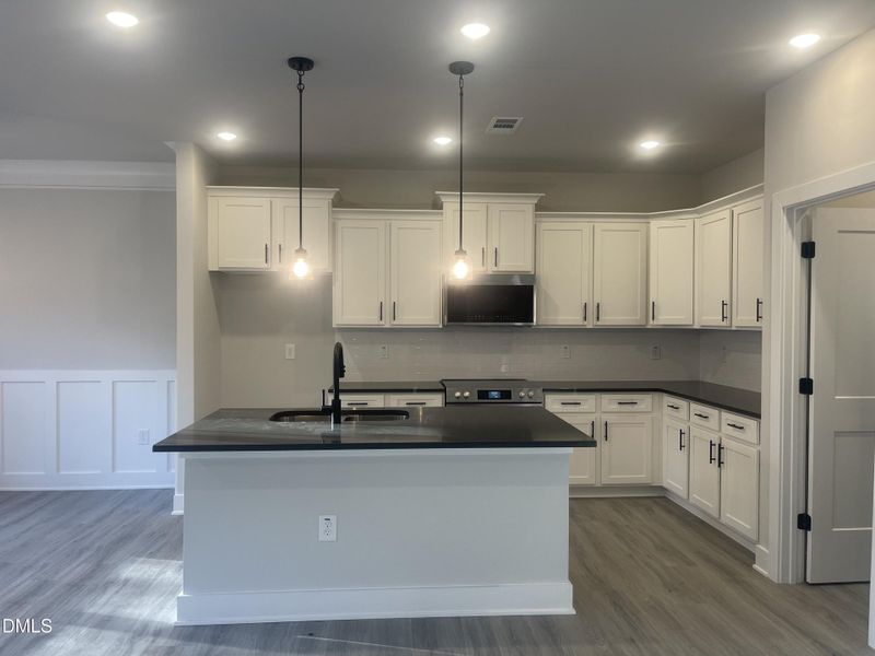 1583CEFD-23FA-4275-9C8D-088C03616270