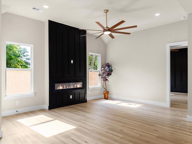 Spacious, unfurnished interior of a new home in , Fort Worth (Image 16).