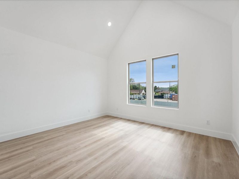 Spacious, unfurnished interior of a new home in , Houston (Image 29).