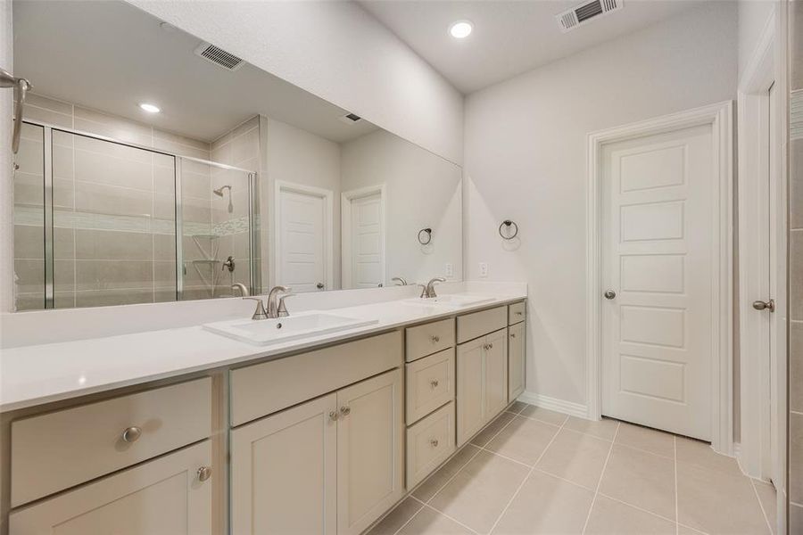 Furnished interior view inside a new home in , Frisco (Image 14).