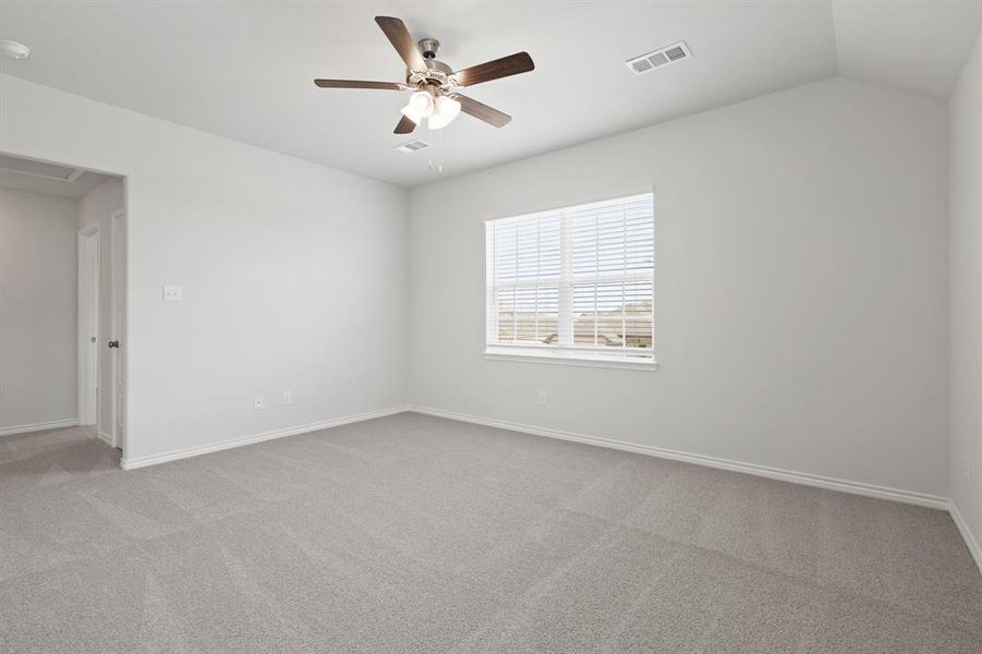 Spacious, unfurnished interior of a new home in Retreat at Fossil Creek, Fort Worth (Image 23). Spacious, unfurnished interior of a new home in Retreat at Fossil Creek, Fort Worth (Image 23).