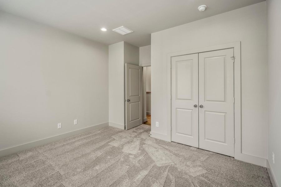 Spacious, unfurnished interior of a new home in , Houston (Image 21).