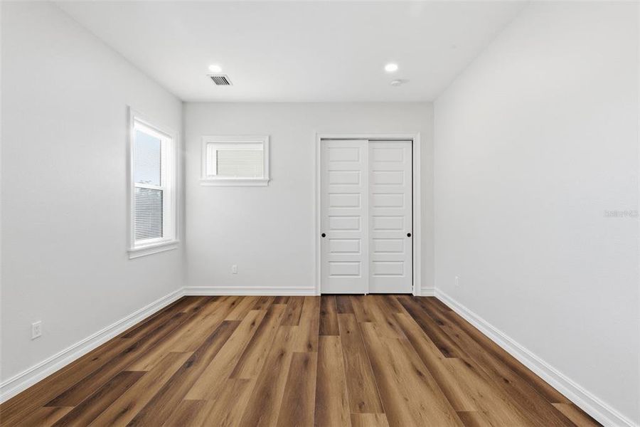 Spacious, unfurnished interior of a new home in , St. Petersburg (Image 45).