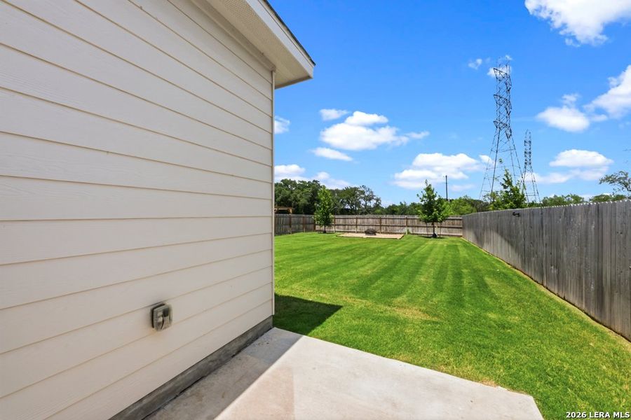 Exterior details and patio area of a home in Briarwood Oaks, San Antonio (Image 23).