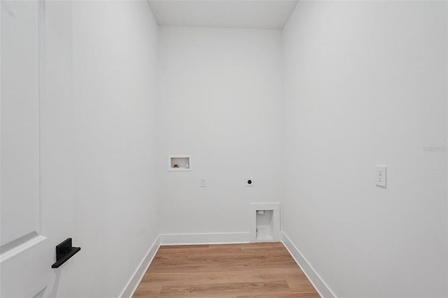 Spacious, unfurnished interior of a new home in Serengeti, Spring Hill (Image 31).