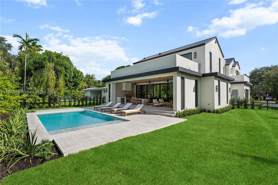 Image 40 of a home in .