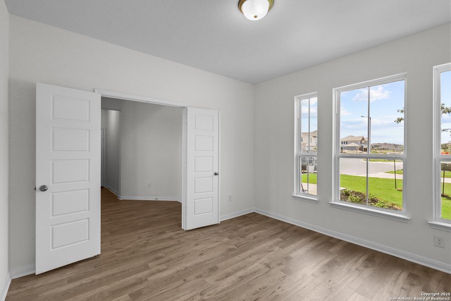 Spacious, unfurnished interior of a new home in Megan's Landing 50', Castroville (Image 14).