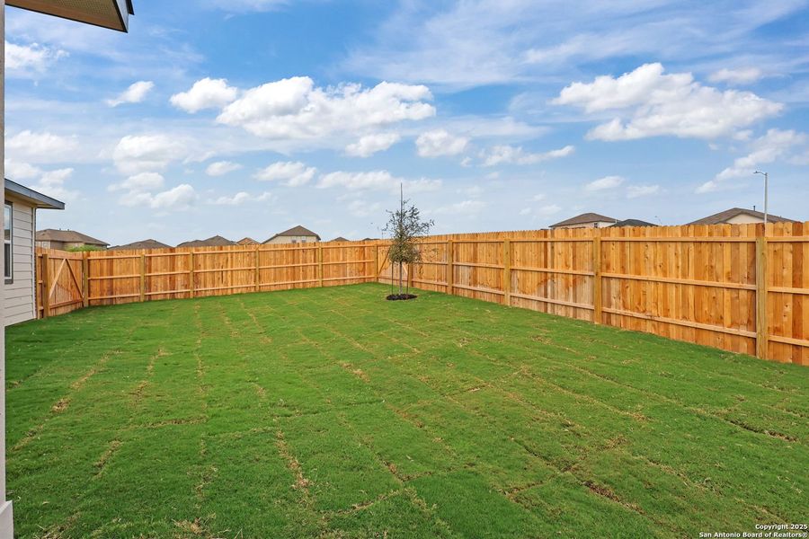 Exterior details and patio area of a home in Comanche Ridge, San Antonio (Image 20). Exterior details and patio area of a home in Comanche Ridge, San Antonio (Image 20).