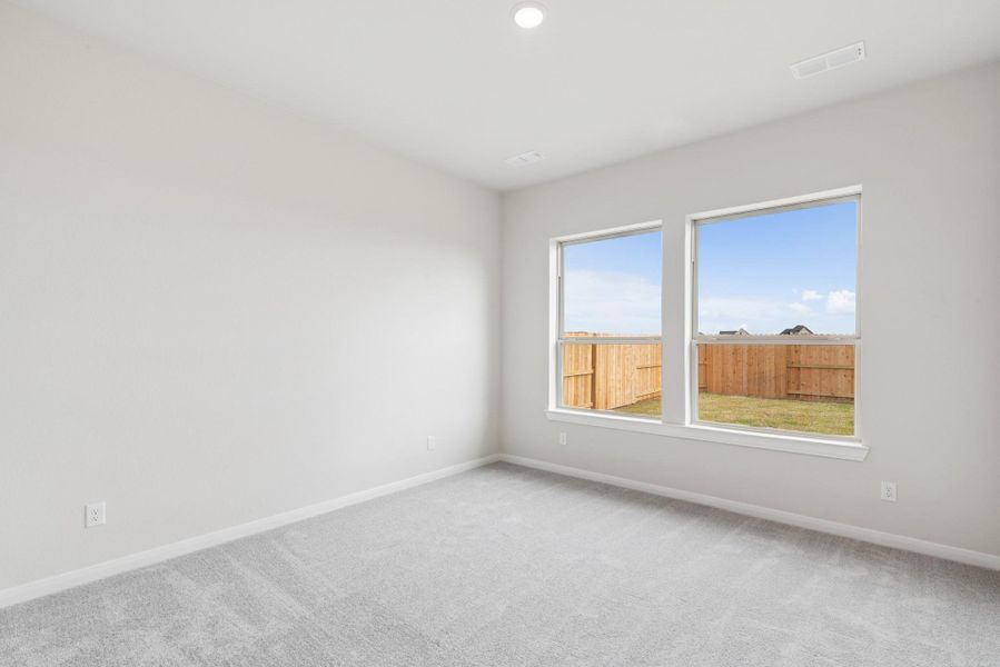 Spacious, unfurnished interior of a new home in Beacon Point at Lago Mar 50’ Homesites, Texas City (Image 27).