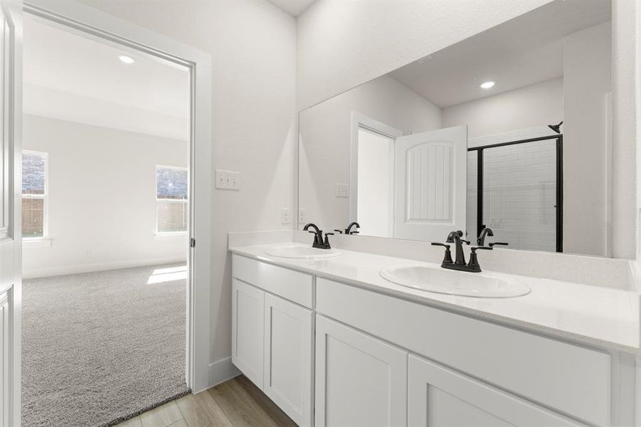 16. 2900 Woodbrook - Bath (4)