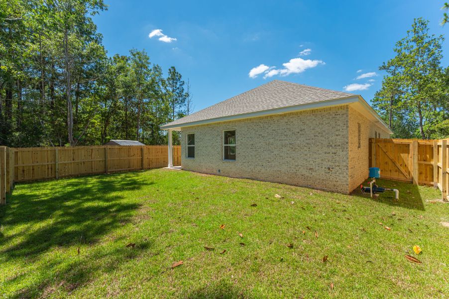 Representative exterior details of a home built from the Franklin by CJL Homes in McCarthy Estates, Defuniak Springs (Image 21).