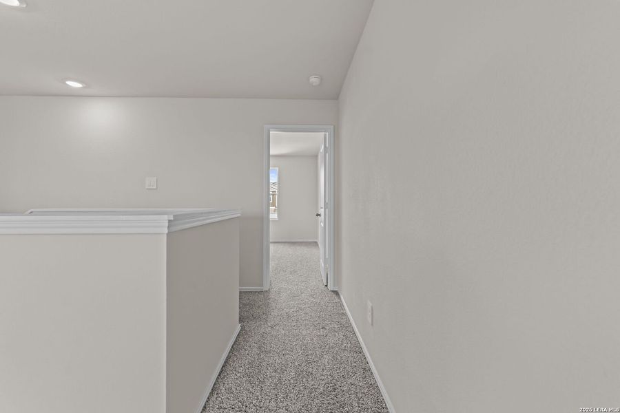Spacious, unfurnished interior of a new home in Spring Valley, New Braunfels (Image 14).