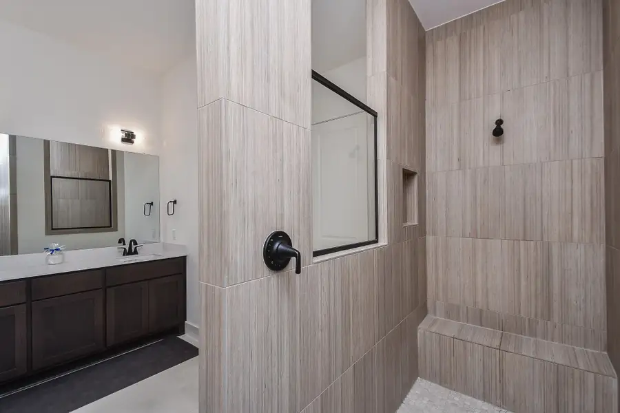 Image 6 of a home in . Image 6 of a home in .