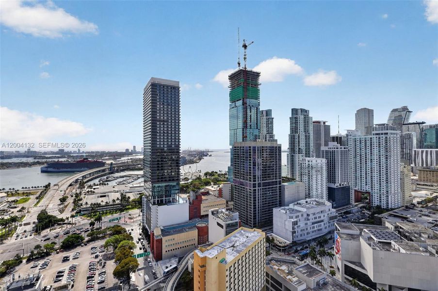 Condo located in Miami, FL showcasing its design and architecture (Image 27).