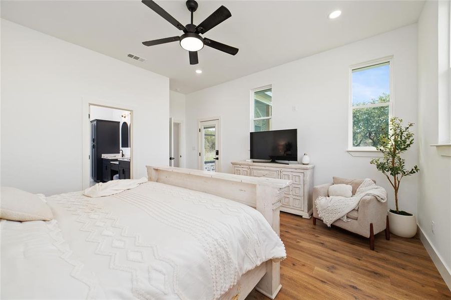 Furnished interior view inside a new home in , Brownwood (Image 18).