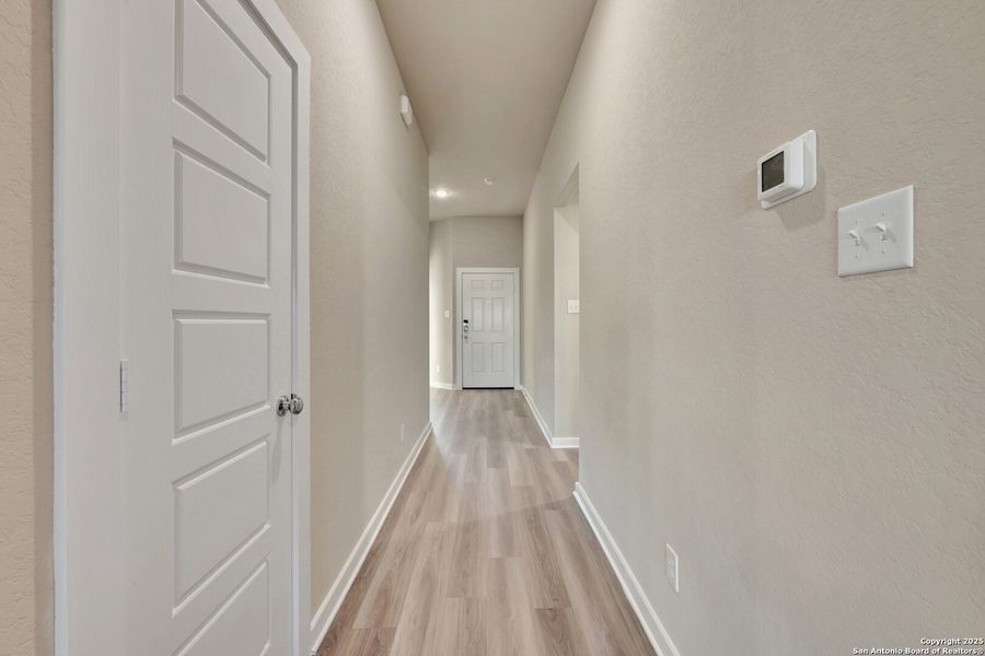 Spacious, unfurnished interior of a new home in Winding Brook, San Antonio (Image 35). Spacious, unfurnished interior of a new home in Winding Brook, San Antonio (Image 35).