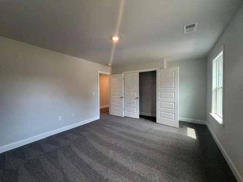Spacious, unfurnished interior of a new home in Tuscany Hills, Douglasville (Image 28).