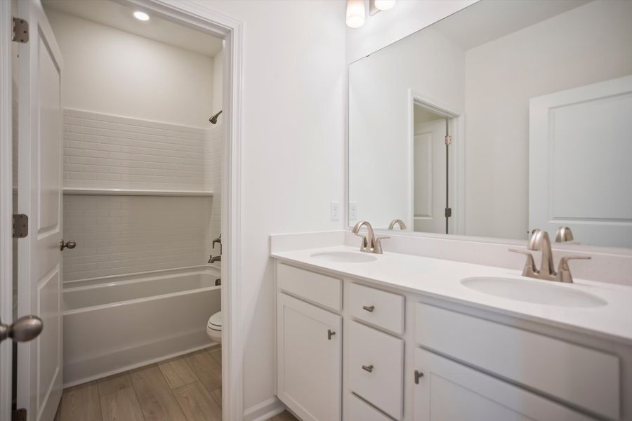 Furnished interior view inside a new home in Whiskey Run, New Ellenton (Image 7).