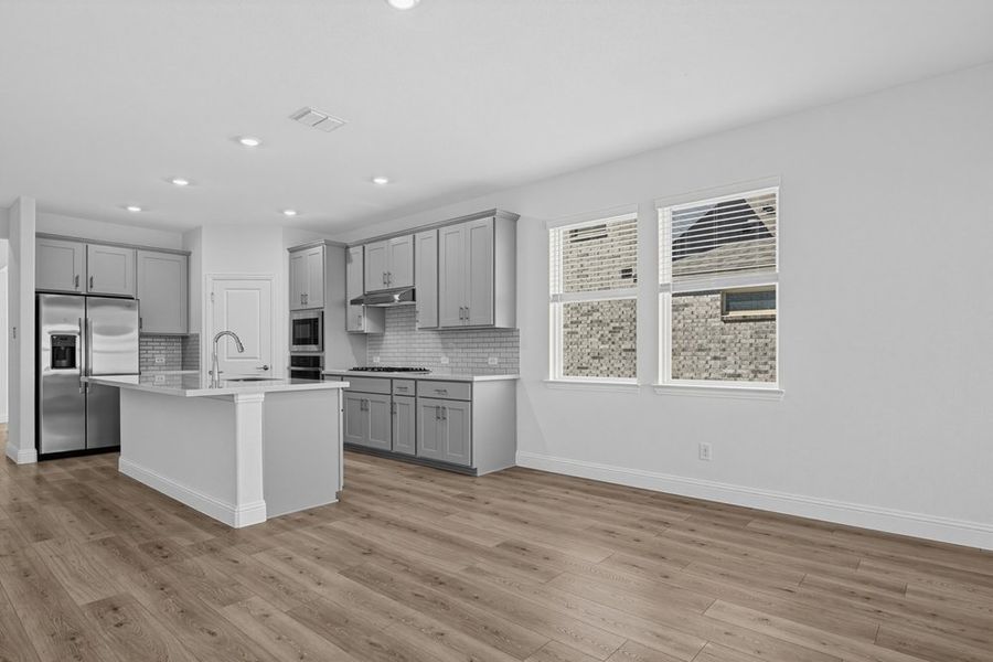 Furnished interior view inside a new home in Madero 50s, Fort Worth (Image 9).