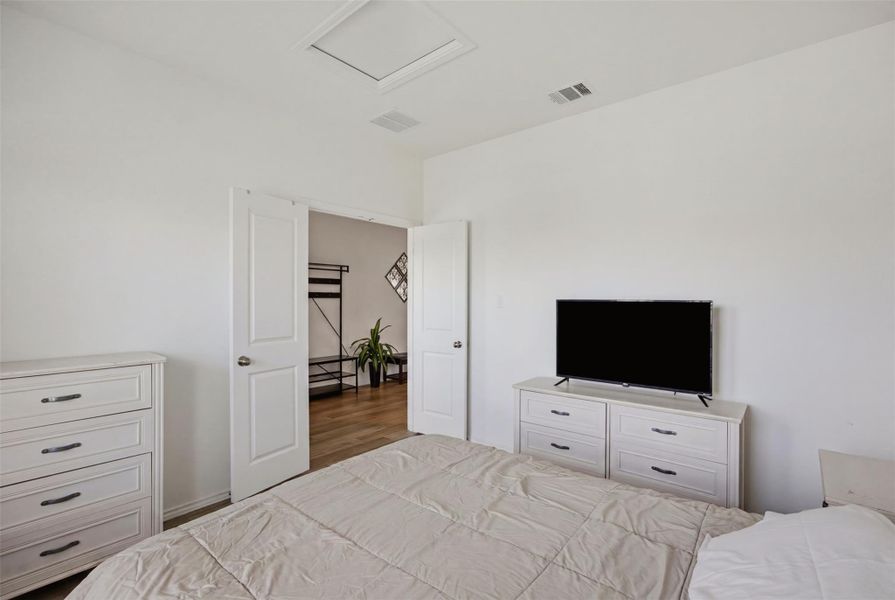 Furnished interior view inside a new home in , Georgetown (Image 15).