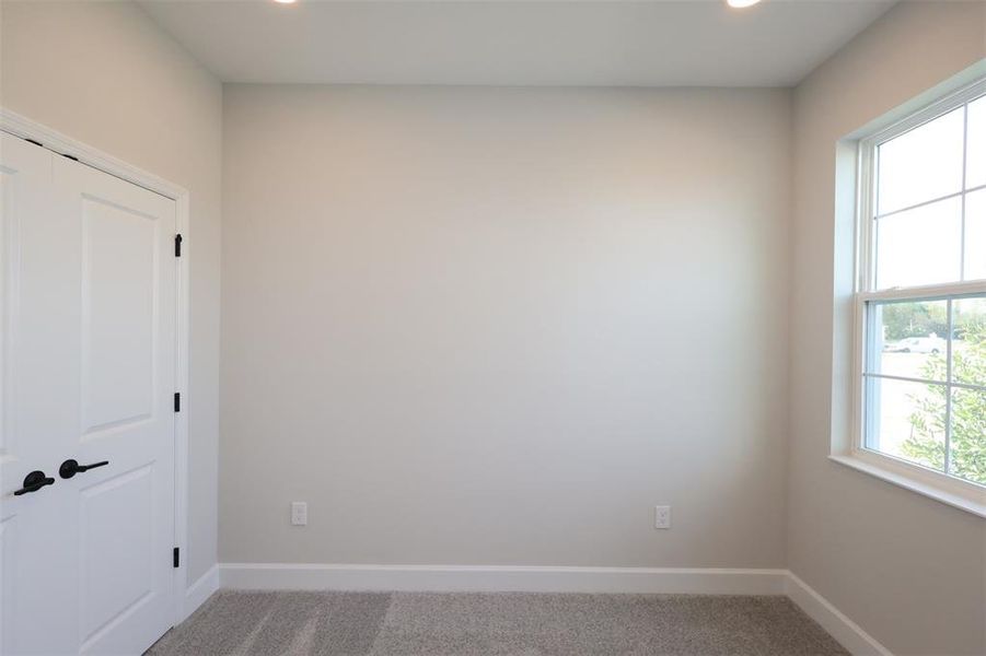 Spacious, unfurnished interior of a new home in Center Lake on the Park, St. Cloud (Image 18).