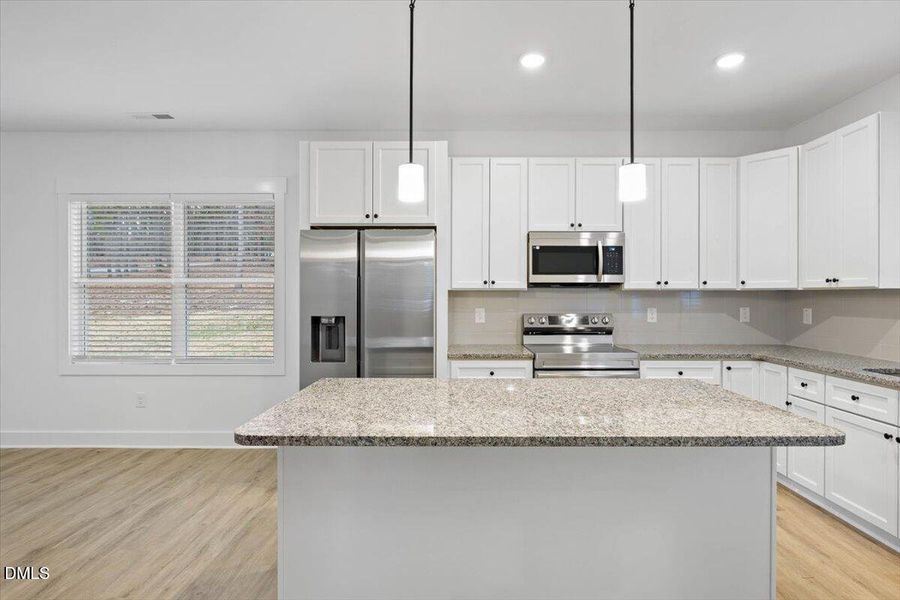 10-929 Jasmine - Open Peek Media-10