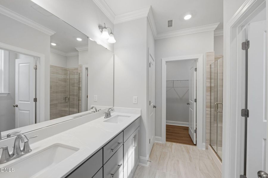 SUN_Rosedale_Pic_Tinsley-25